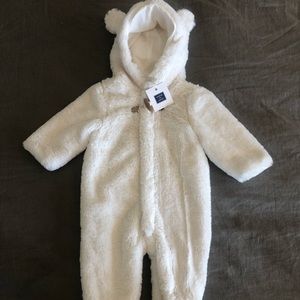 NWT Janie and Jack furry outfit. Size 3-6 months